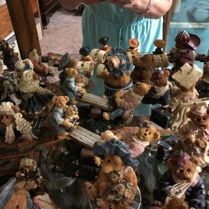 COPY - A collection of Boyd’s Bears, 26 total.